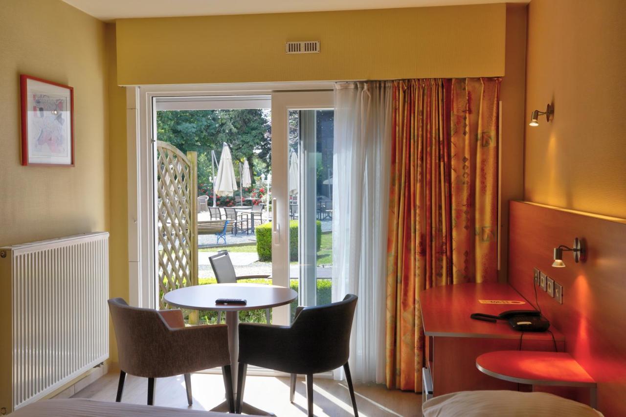 Auberge Du Vieux Cedre, Enghien-Belgique Ngoại thất bức ảnh